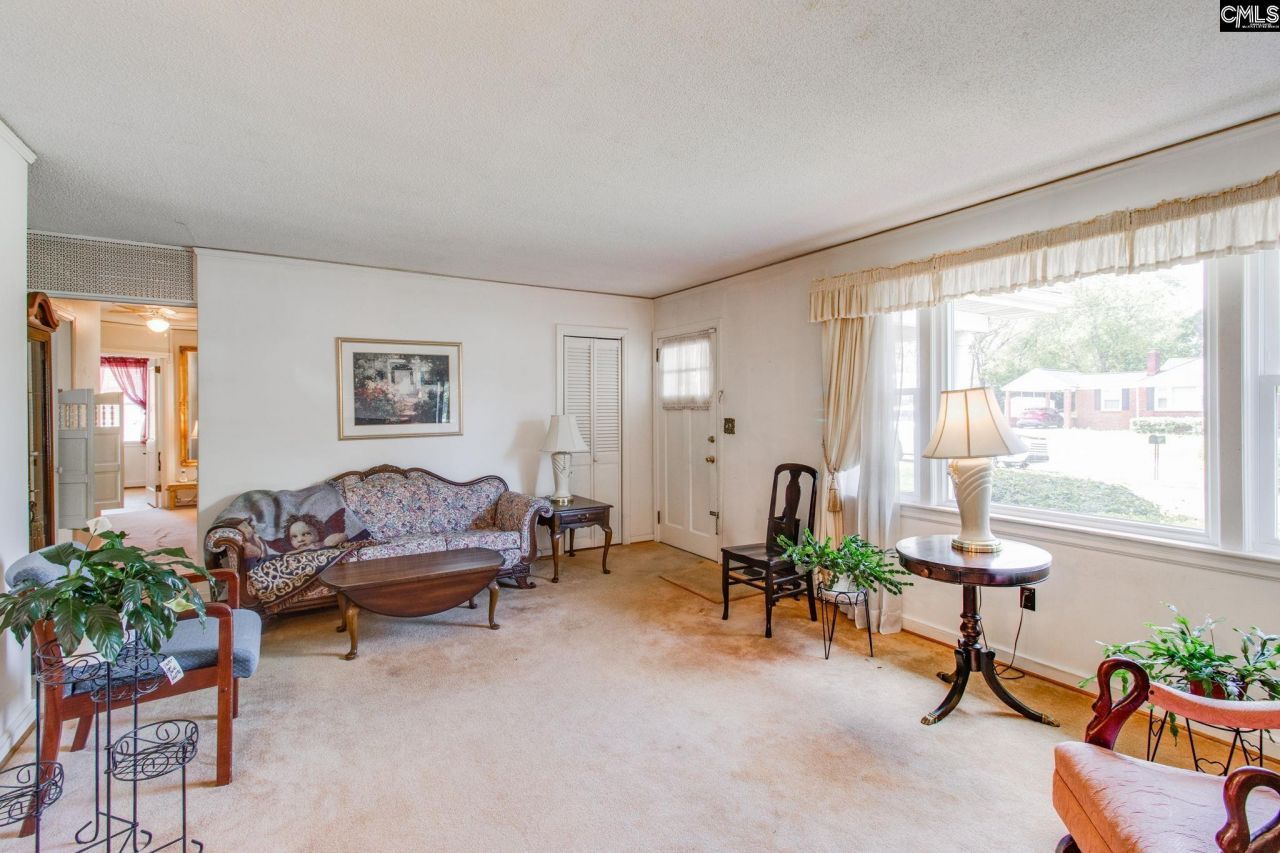 1016 Seminole Drive  Photo 12