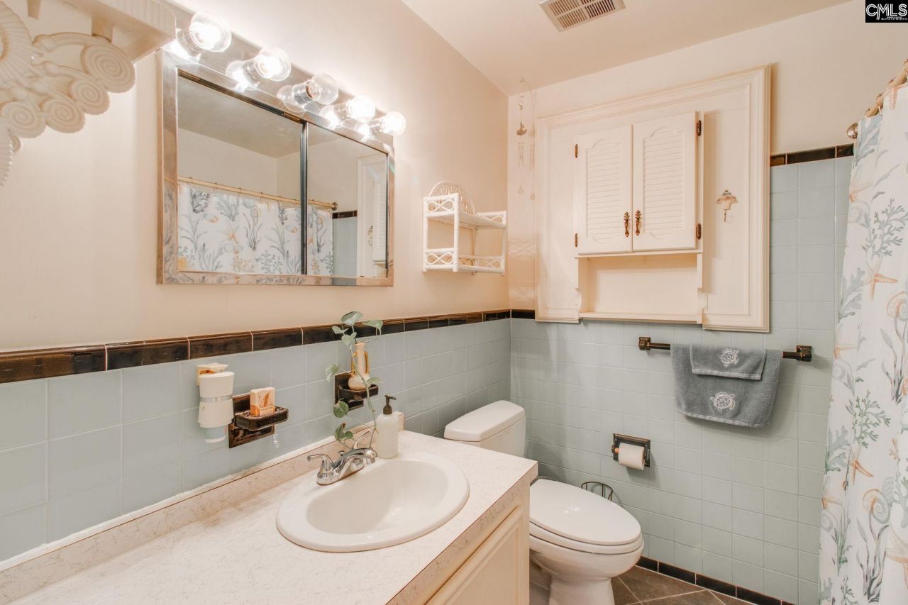 1016 Seminole Drive  Photo 25