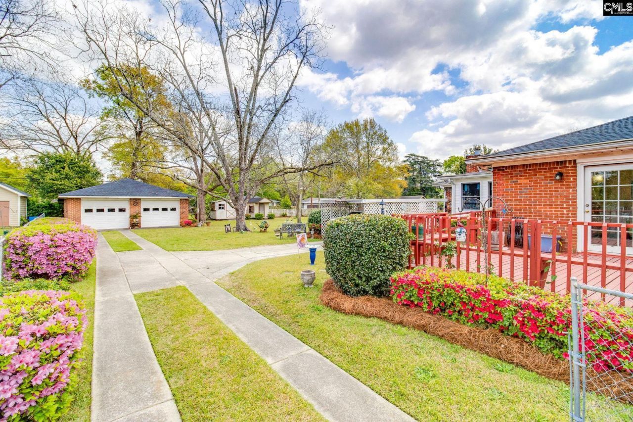 1016 Seminole Drive  Photo 6