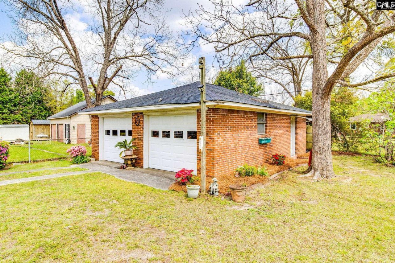 1016 Seminole Drive  Photo 7