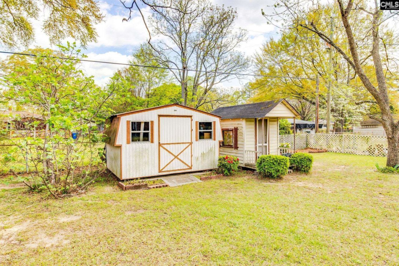 1016 Seminole Drive  Photo 8