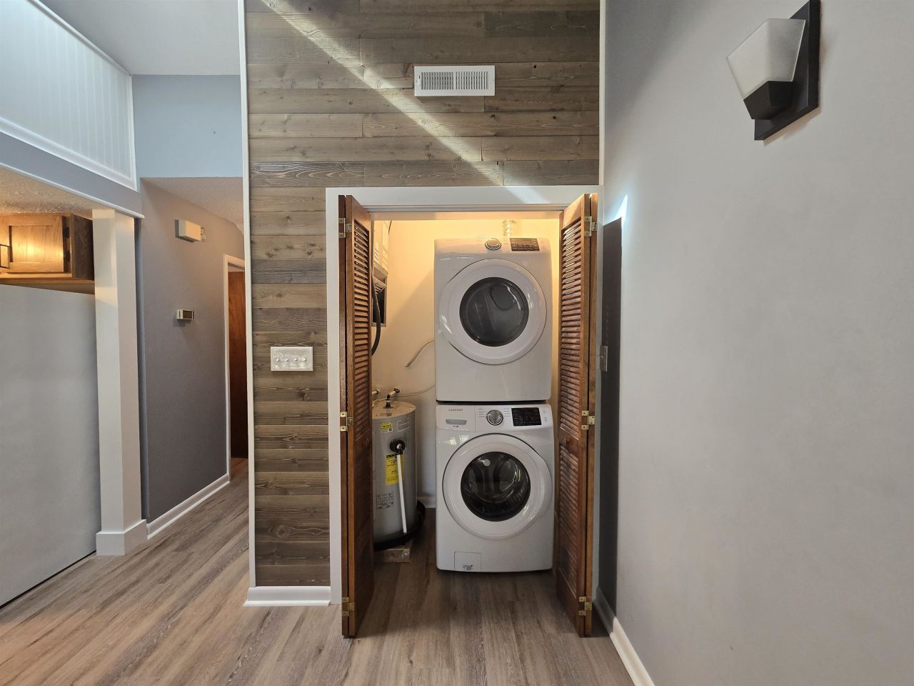 500 Fairway Village Dr.  Photo 10