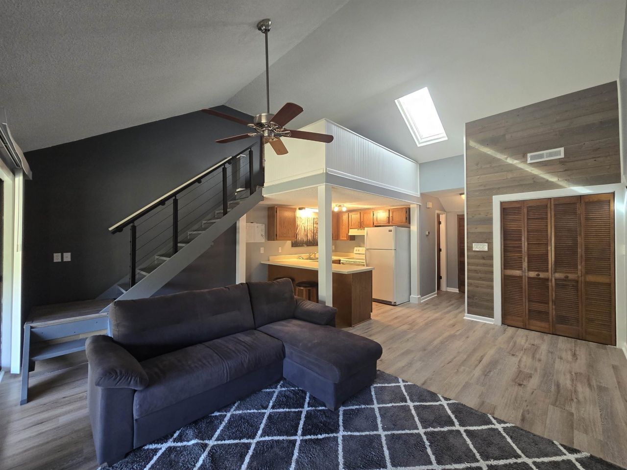 500 Fairway Village Dr.  Photo 9