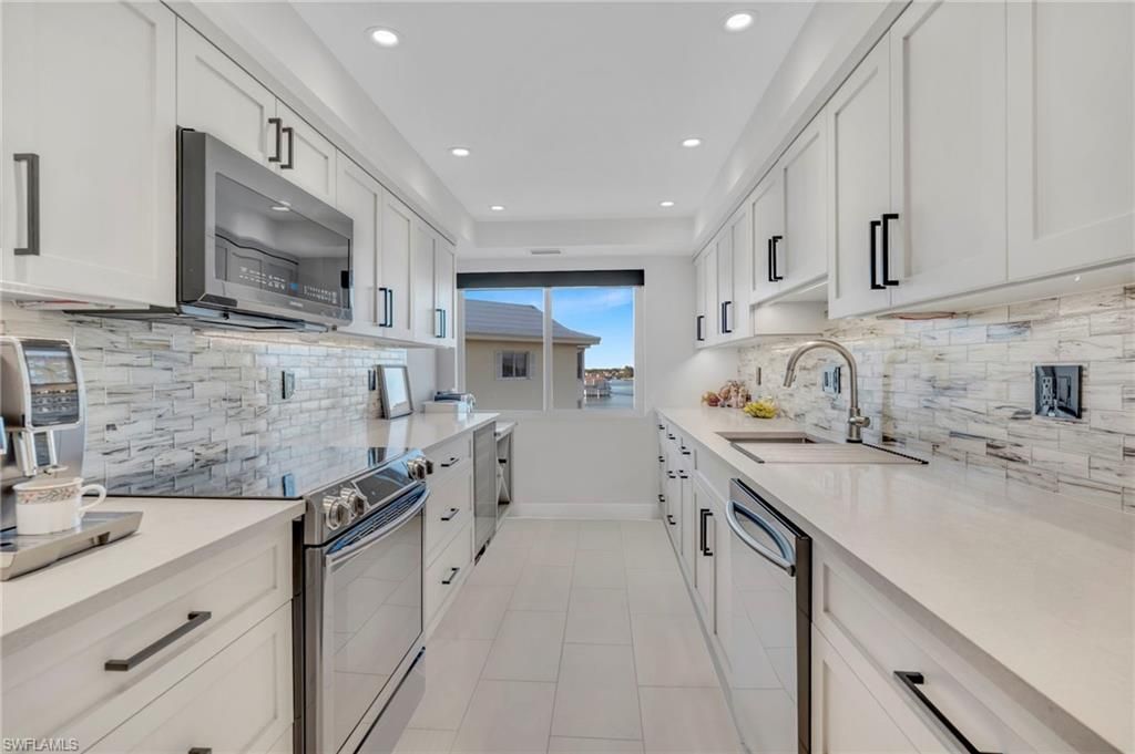 3410 Gulf Shore Blvd N, Unit 701, Naples, FL 34103 Photo