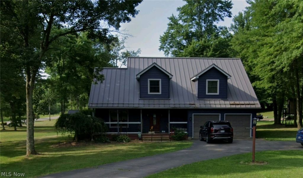 42953 Woodvale Lane, Columbiana, OH 44408 Main Photo