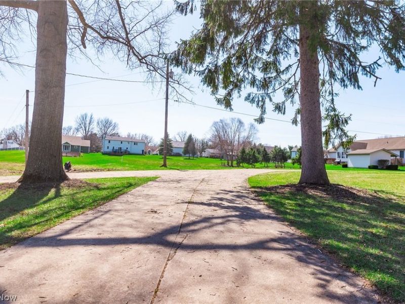 327 Briarhill Street, Rittman, OH 44270 Photo 3