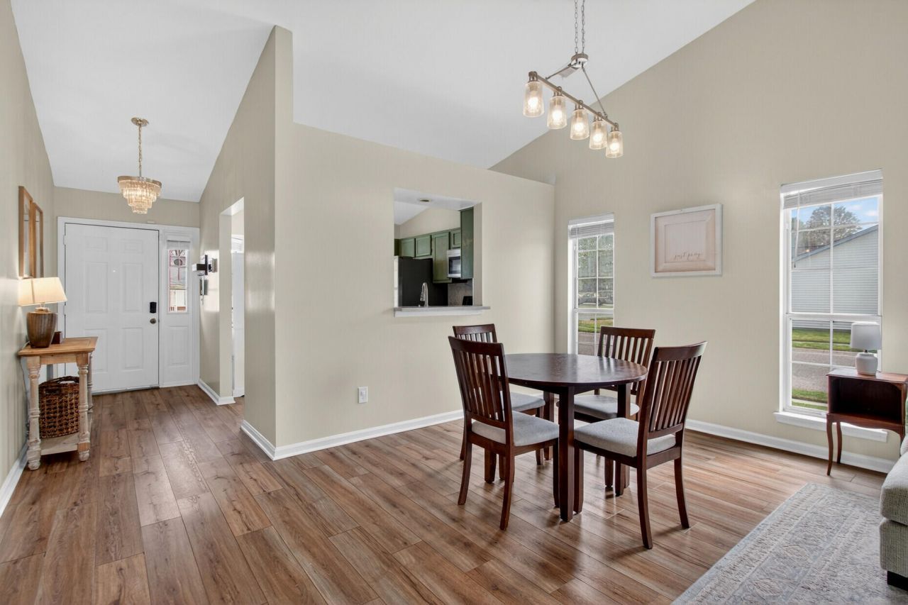 107 Two Hitch Road Photo 11