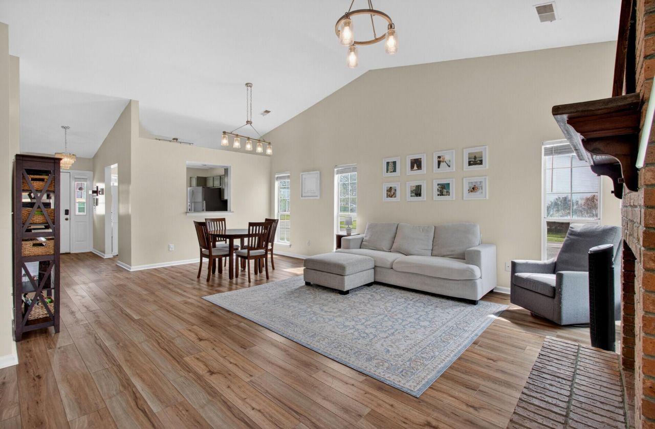 107 Two Hitch Road Photo 15