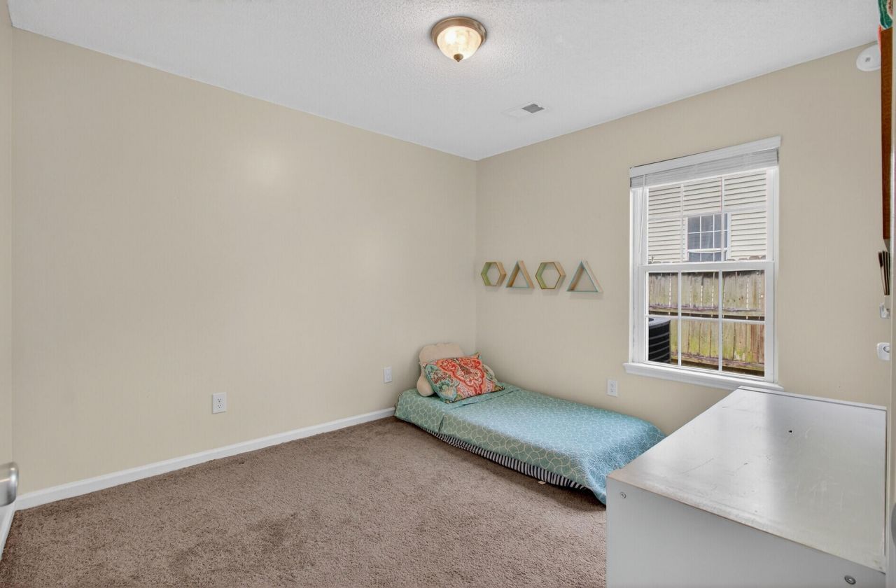 107 Two Hitch Road Photo 23