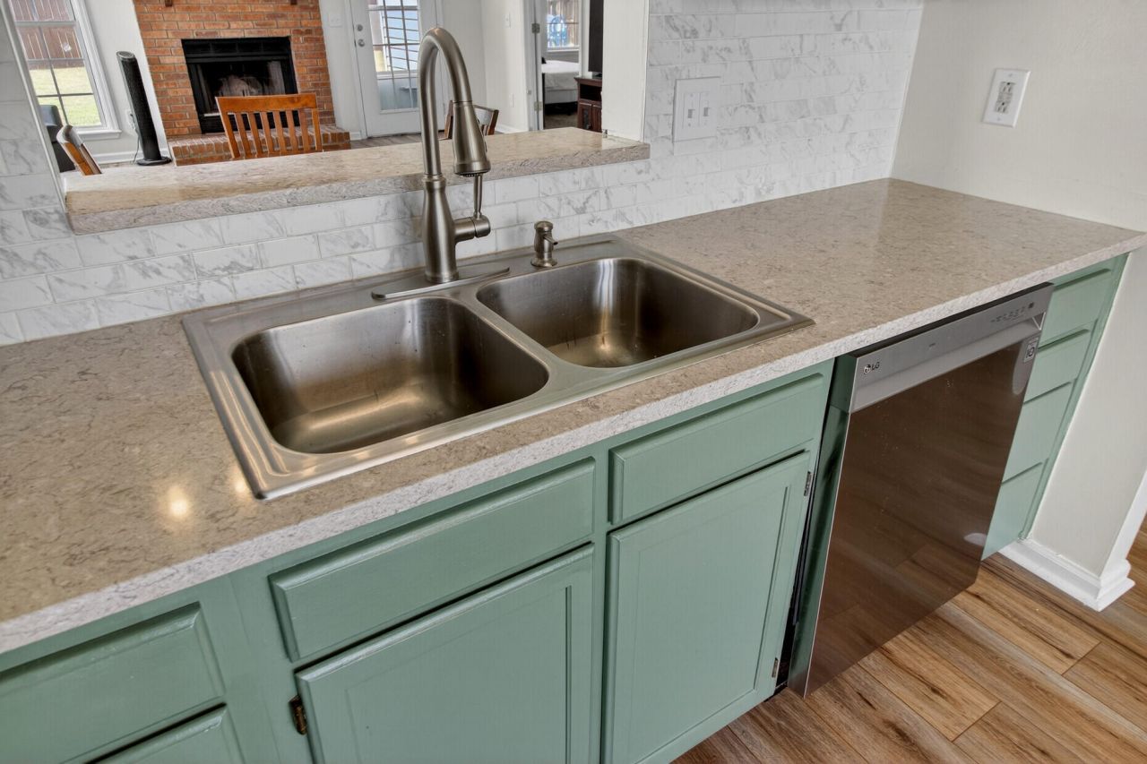 107 Two Hitch Road Photo 8