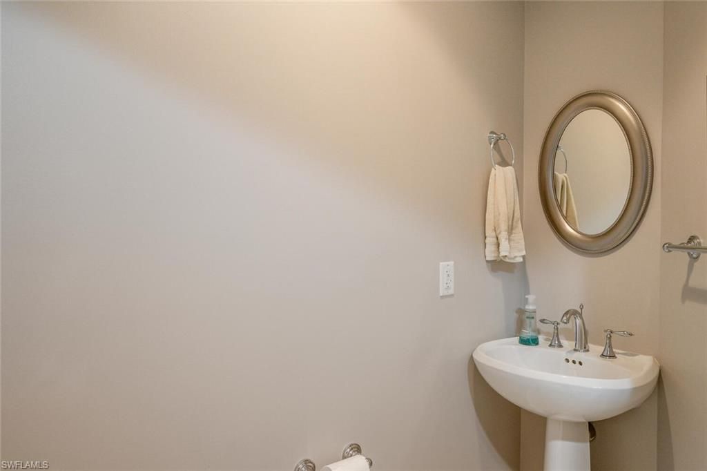 6081 Silver King Blvd, Unit 203, Cape Coral, FL 33914 Photo