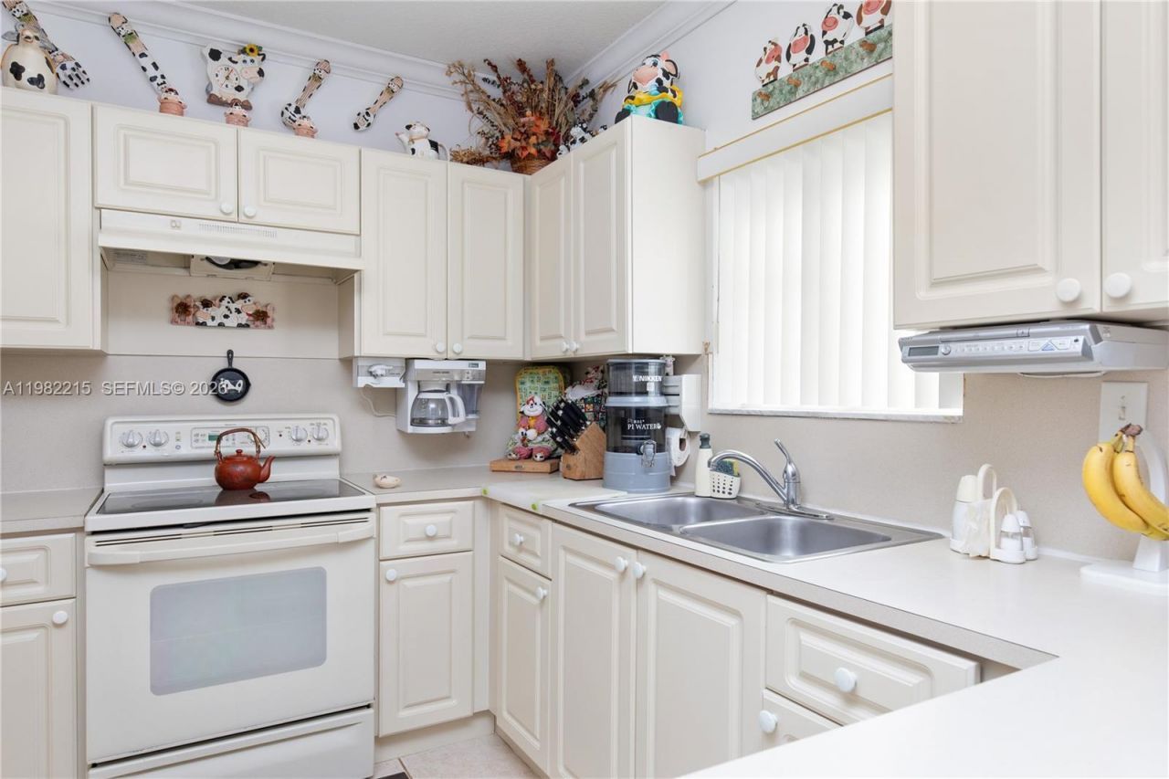 13364 SW 143rd St , Miami, FL 33186 Photo