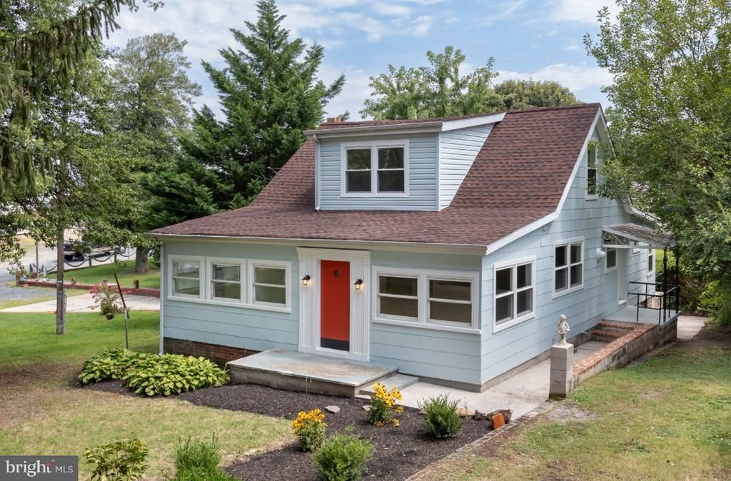 203 OAK AVENUE , ESSEX, MD 21221