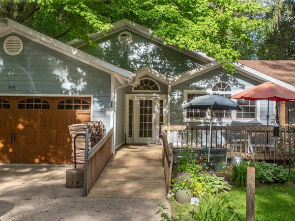 9995 Community Hall Road, Union Pier, MI 49129