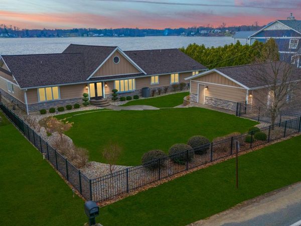 5363 Paw Paw Lake Road, Coloma, MI 49038