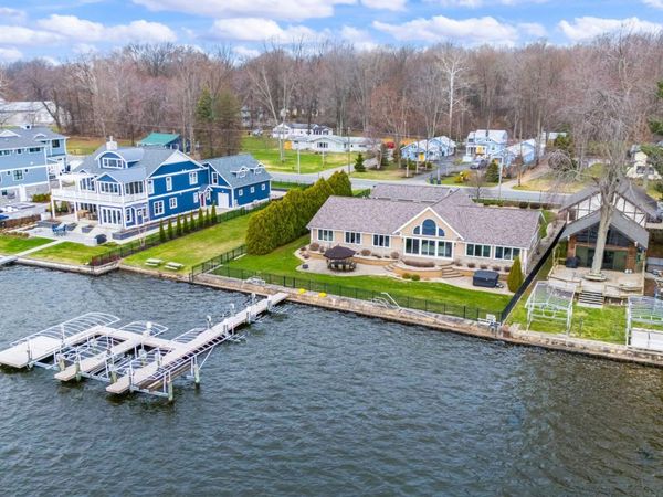 5363 Paw Paw Lake Road, Coloma, MI 49038