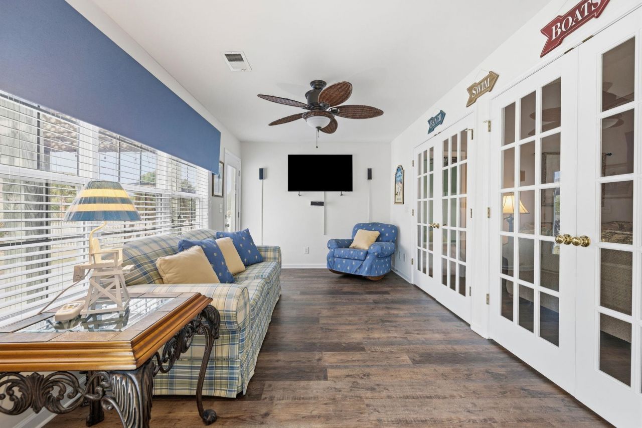 3229 Fieldstone St. Photo 7