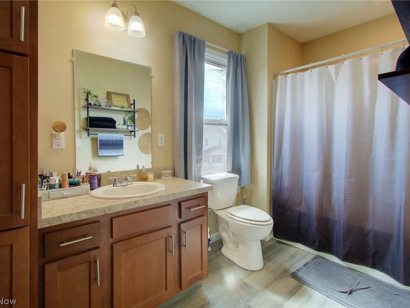 319 W Oxford Street, Alliance, OH 44601 Photo 16