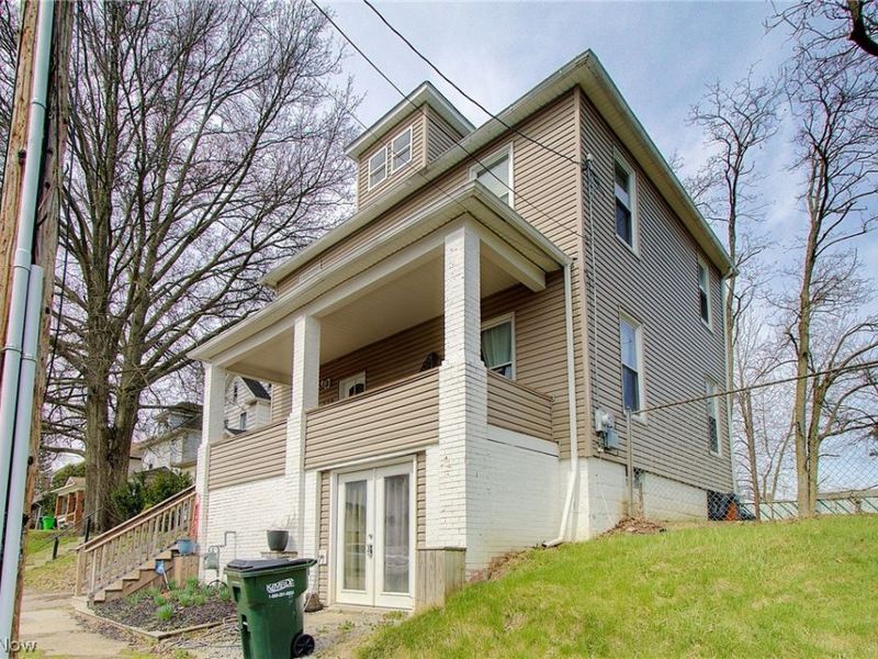 319 W Oxford Street, Alliance, OH 44601 Photo 2