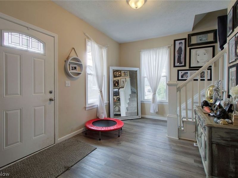 319 W Oxford Street, Alliance, OH 44601 Photo 4