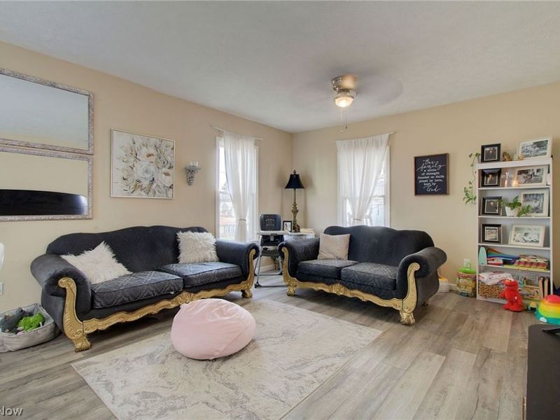 319 W Oxford Street, Alliance, OH 44601 Photo 6