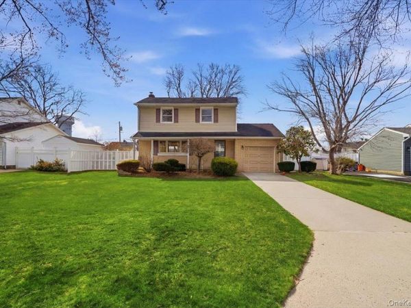 6 Arden Lane , Commack, NY 11725