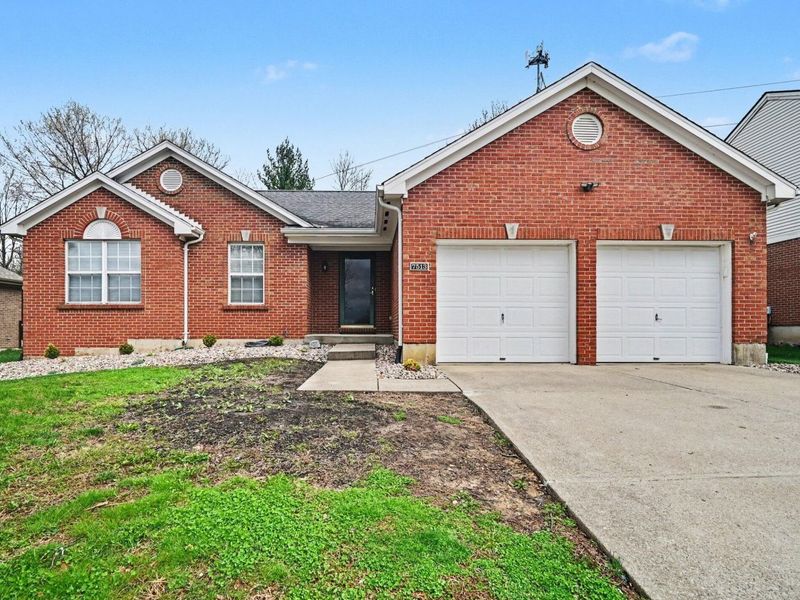 7513 Roxbury, Florence, KY 41042 Photo 1