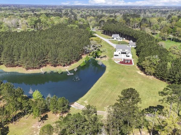 10118 La Hwy 421, St Francisville, LA 70775