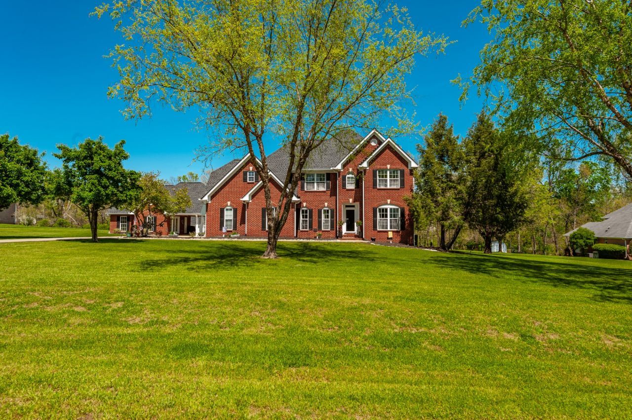 157 Hidden Cove Ct, Gallatin, TN 37066 Main Photo