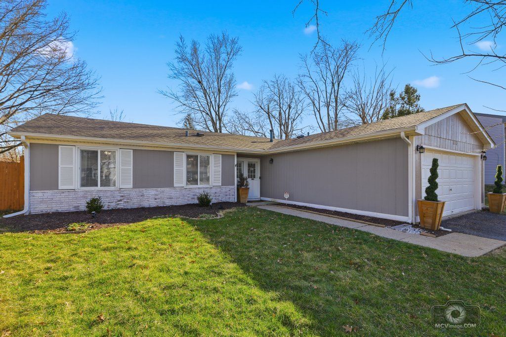 113 Lexington Drive, Bolingbrook, IL 60440 Main Photo