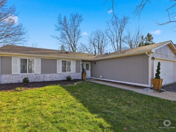 113 Lexington Drive, Bolingbrook, IL 60440