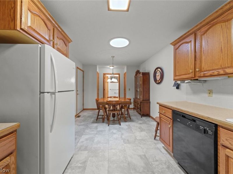 1450 Cove Street NW, Uniontown, OH 44685 Photo 18