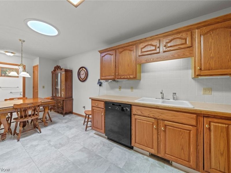 1450 Cove Street NW, Uniontown, OH 44685 Photo 19