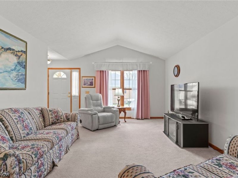 1450 Cove Street NW, Uniontown, OH 44685 Photo 5