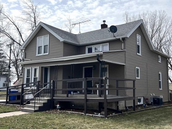 215 S Woodward Avenue, Fredericksburg, IA 50630