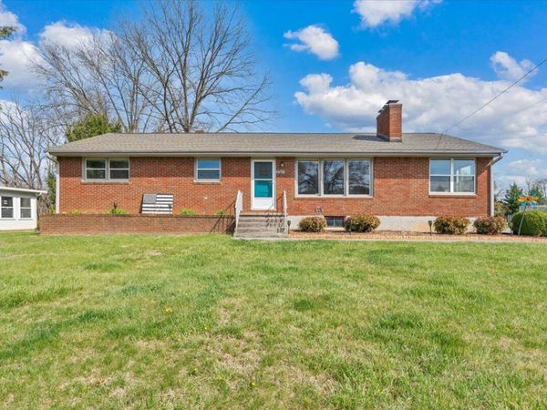 1311 Penley BLVD , Salem, VA 24153