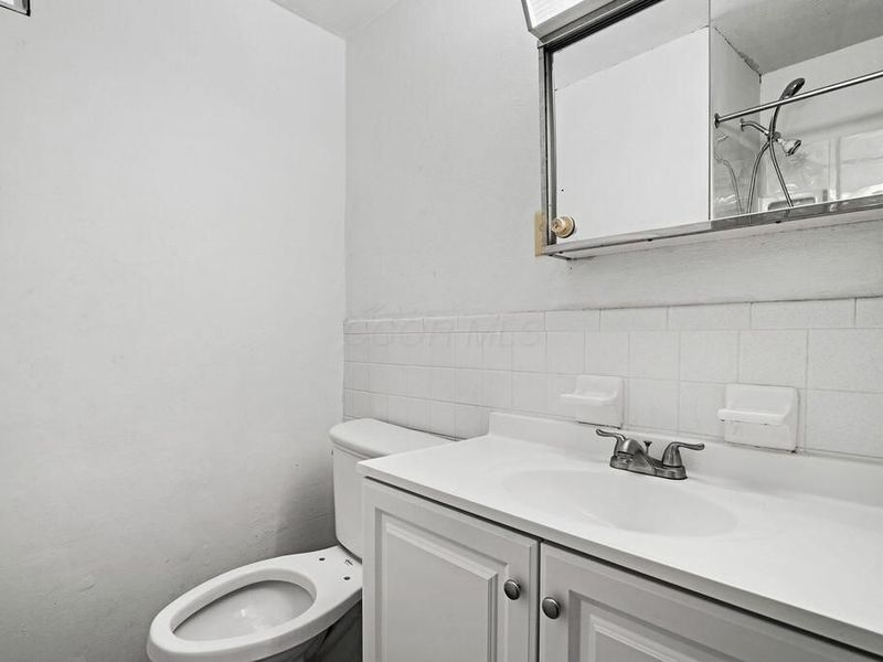 1020 Torrey Hill Drive, Columbus, OH 43228 Photo 10