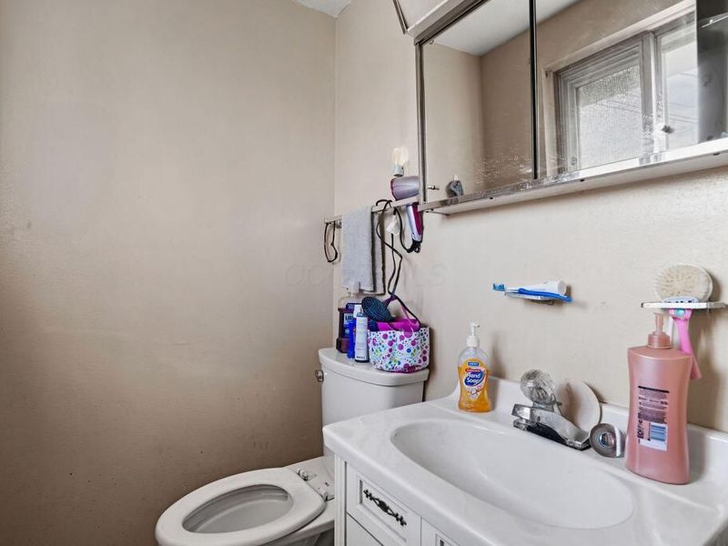 1020 Torrey Hill Drive, Columbus, OH 43228 Photo 13