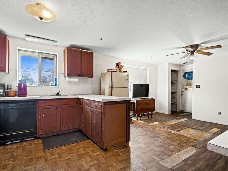 1020 Torrey Hill Drive, Columbus, OH 43228 Photo 5