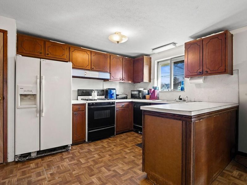 1020 Torrey Hill Drive, Columbus, OH 43228 Photo 6