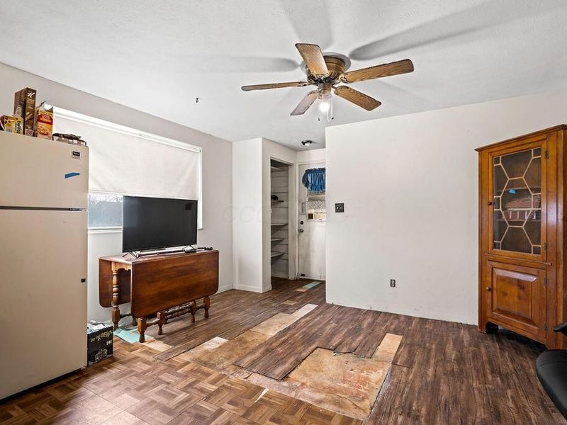 1020 Torrey Hill Drive, Columbus, OH 43228 Photo 7