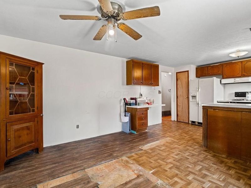 1020 Torrey Hill Drive, Columbus, OH 43228 Photo 8