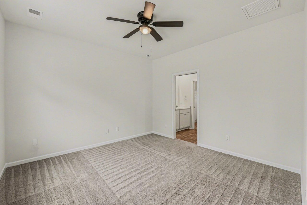 198 Greenwich Drive Photo 15