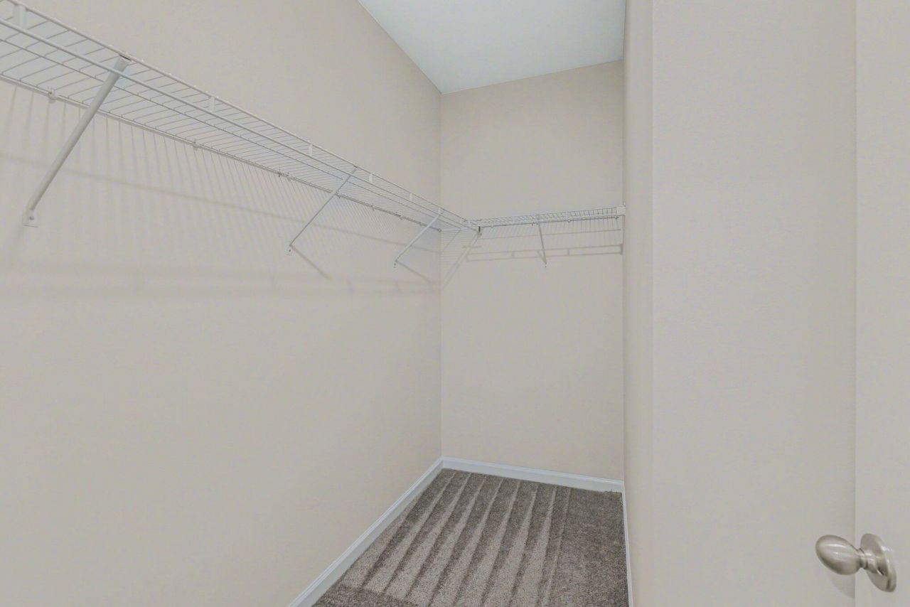 198 Greenwich Drive Photo 18