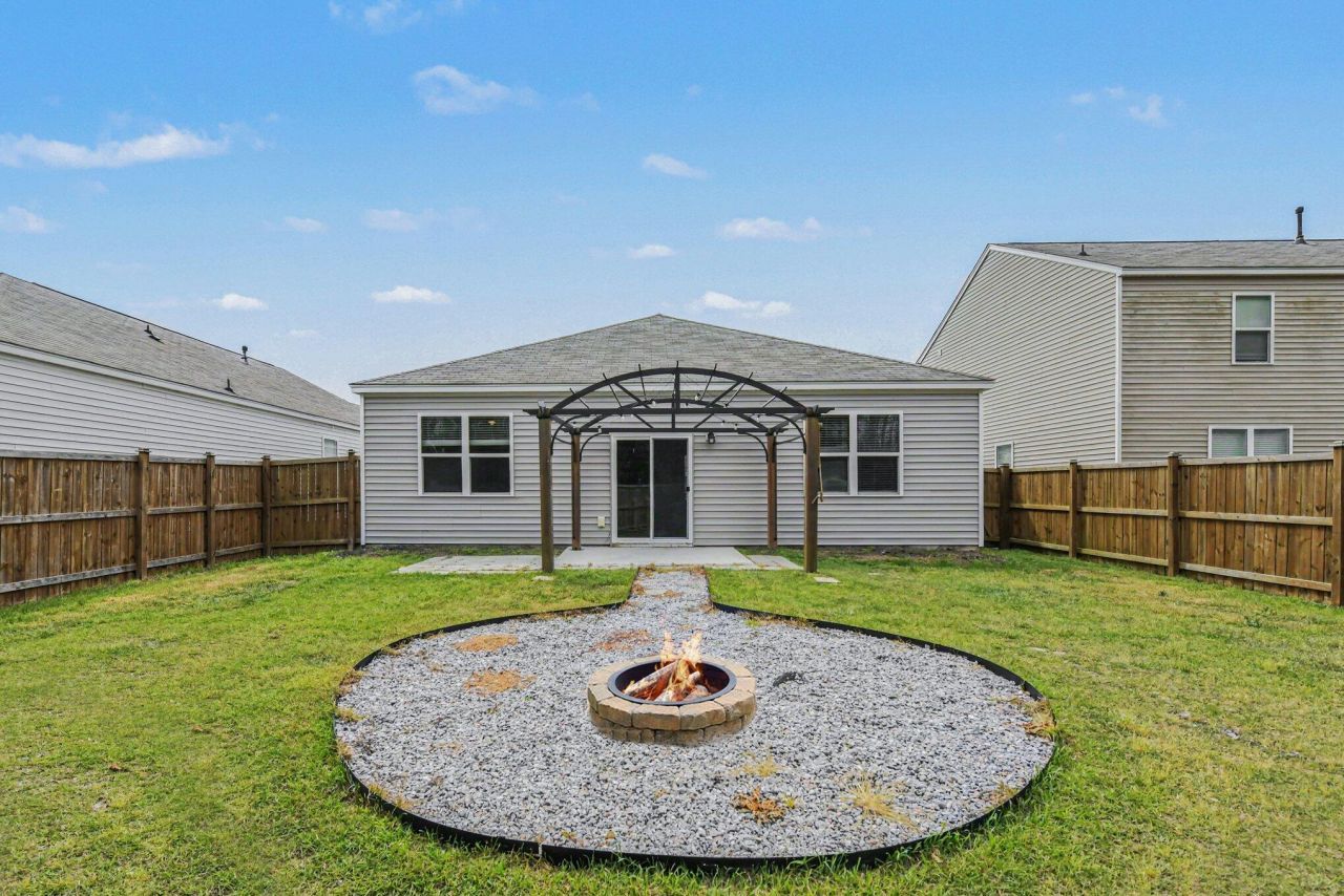 198 Greenwich Drive Photo 27