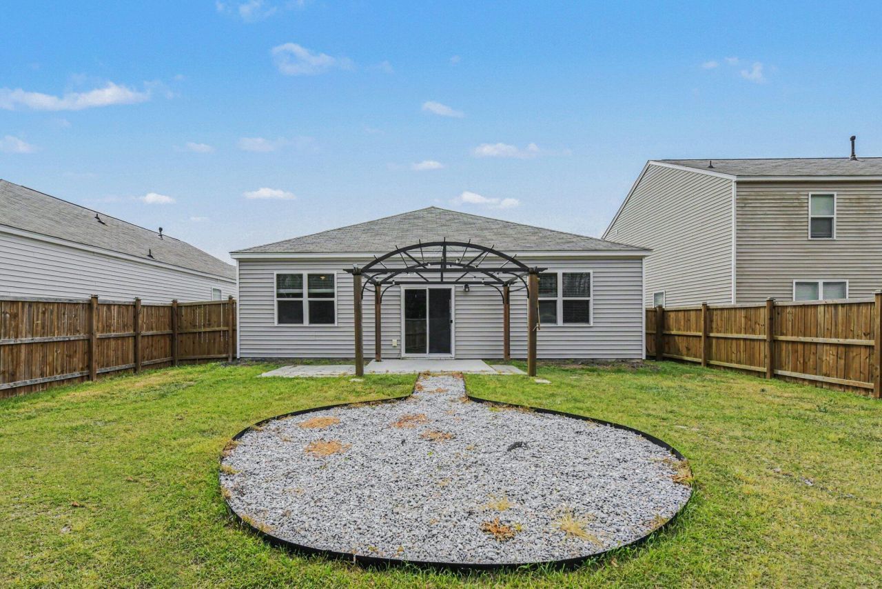 198 Greenwich Drive Photo 28