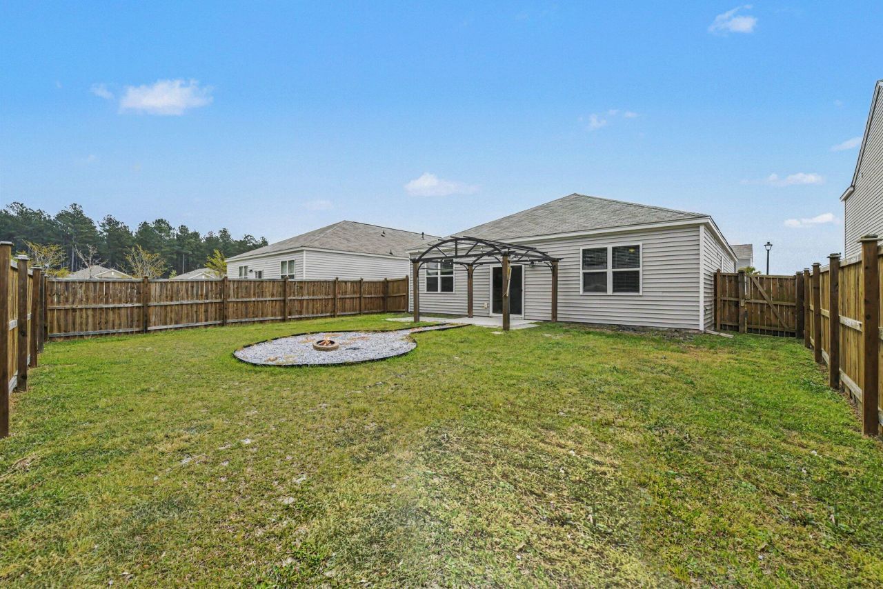 198 Greenwich Drive Photo 29