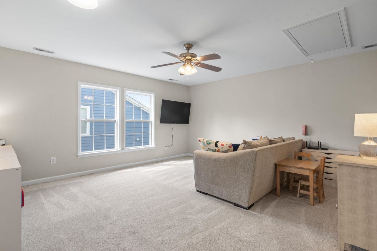 922 Refuge Way Photo 10