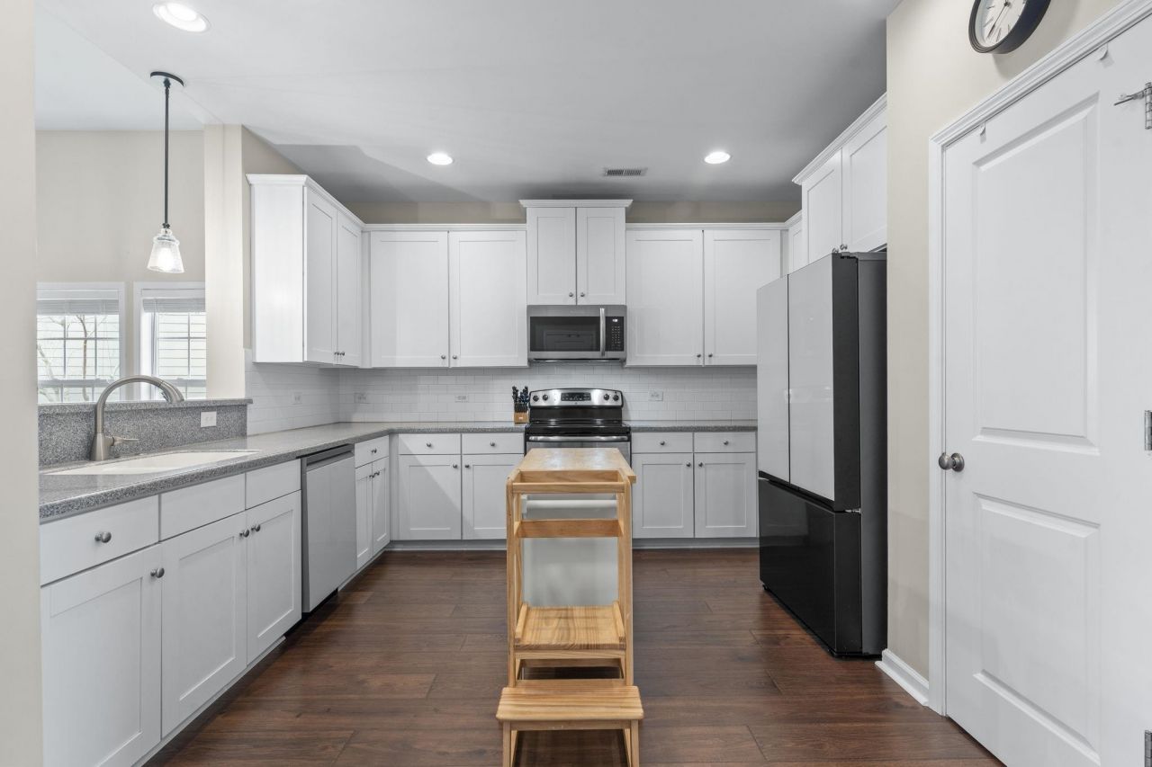 922 Refuge Way Photo 15