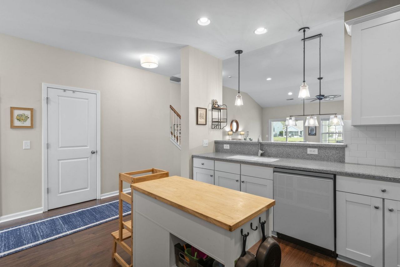 922 Refuge Way Photo 17